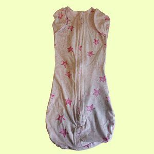 Aden + Anais Essentials Baby Swaddle Zipper Pod Sack Pink Star Girl 0-3 Months